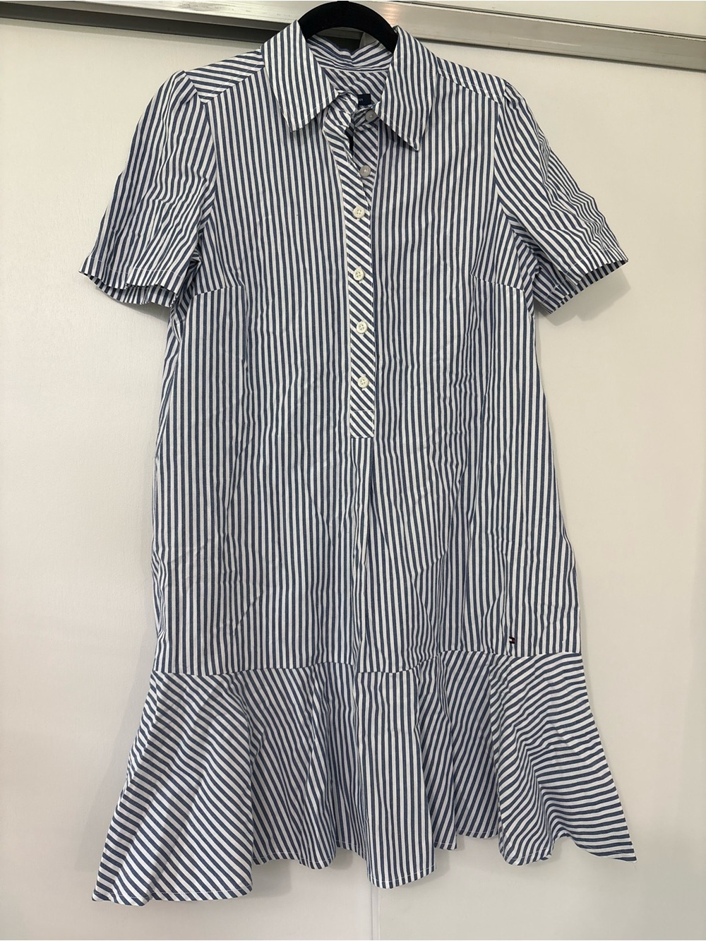 NWT Tommy Hilfiger women’s size 6 Striped Blue and White Shirt Dress 100% cotton